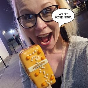 Meet your Posher, Carrie